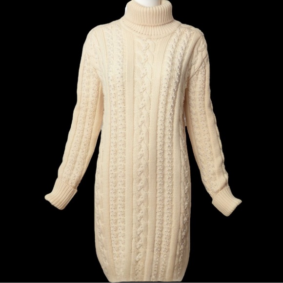 CHANEL Ivory Cable Knit & Pearl
Sweater Dress - Picture 3 of 13